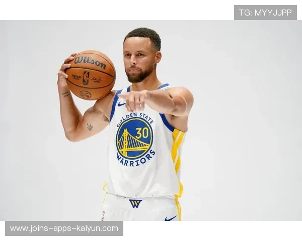 库里连续出手三分命中，勇士彻底掌控全场